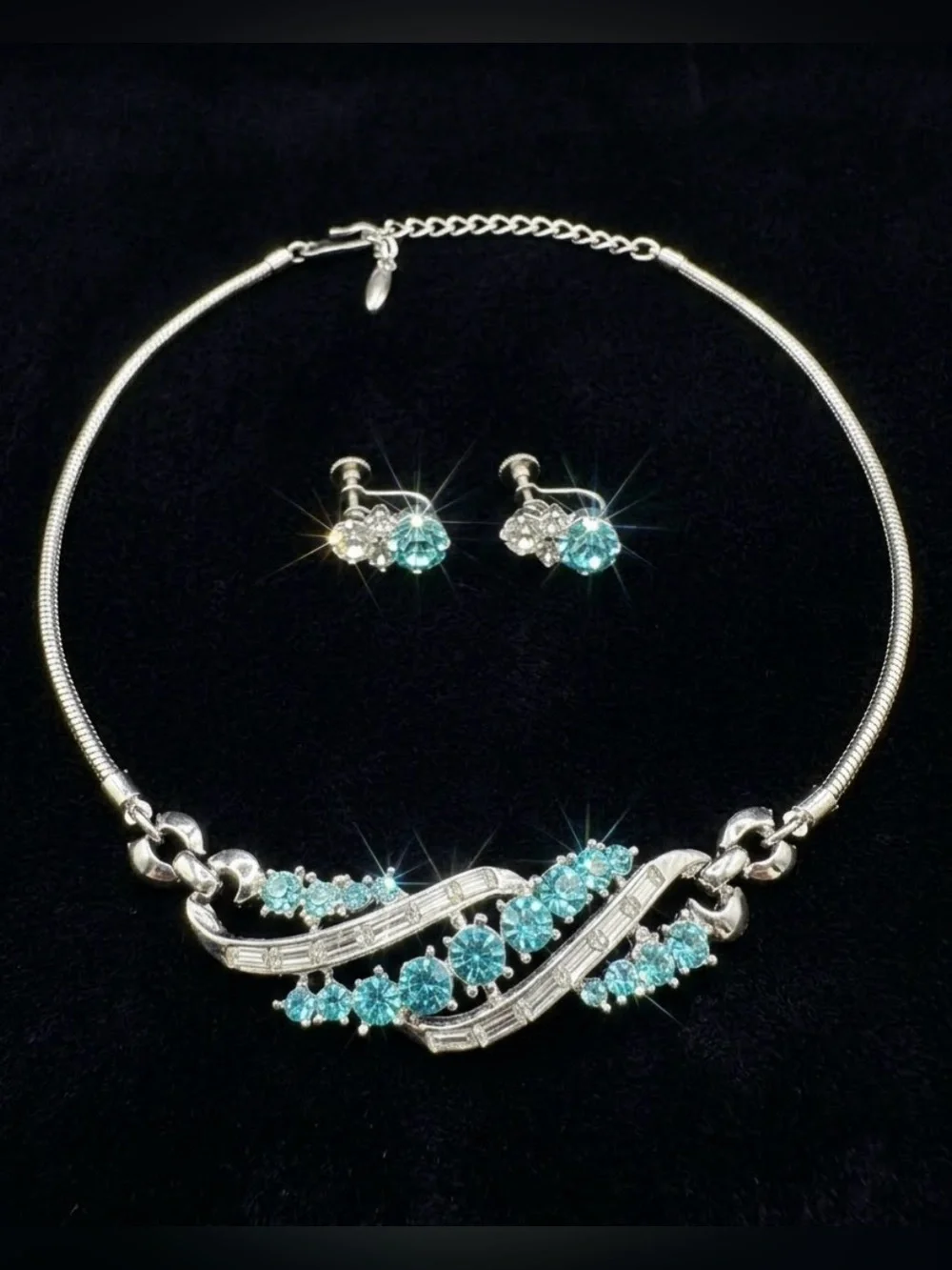 50s CORO Aqua Blue Rhinestone Necklace & Screw Back Earrings Set Demi Parure